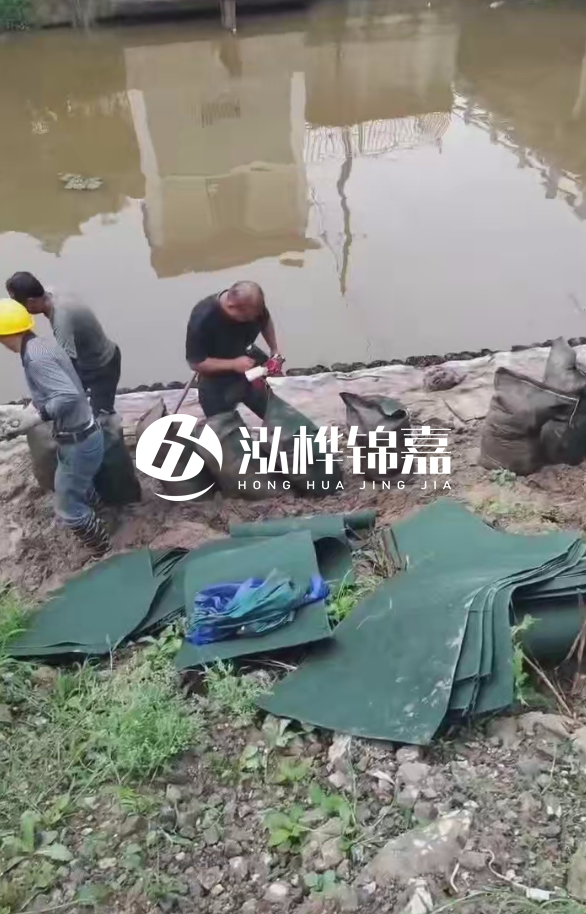 鄭州專業挖機打木樁-地基加固中挖機打木樁的優勢?