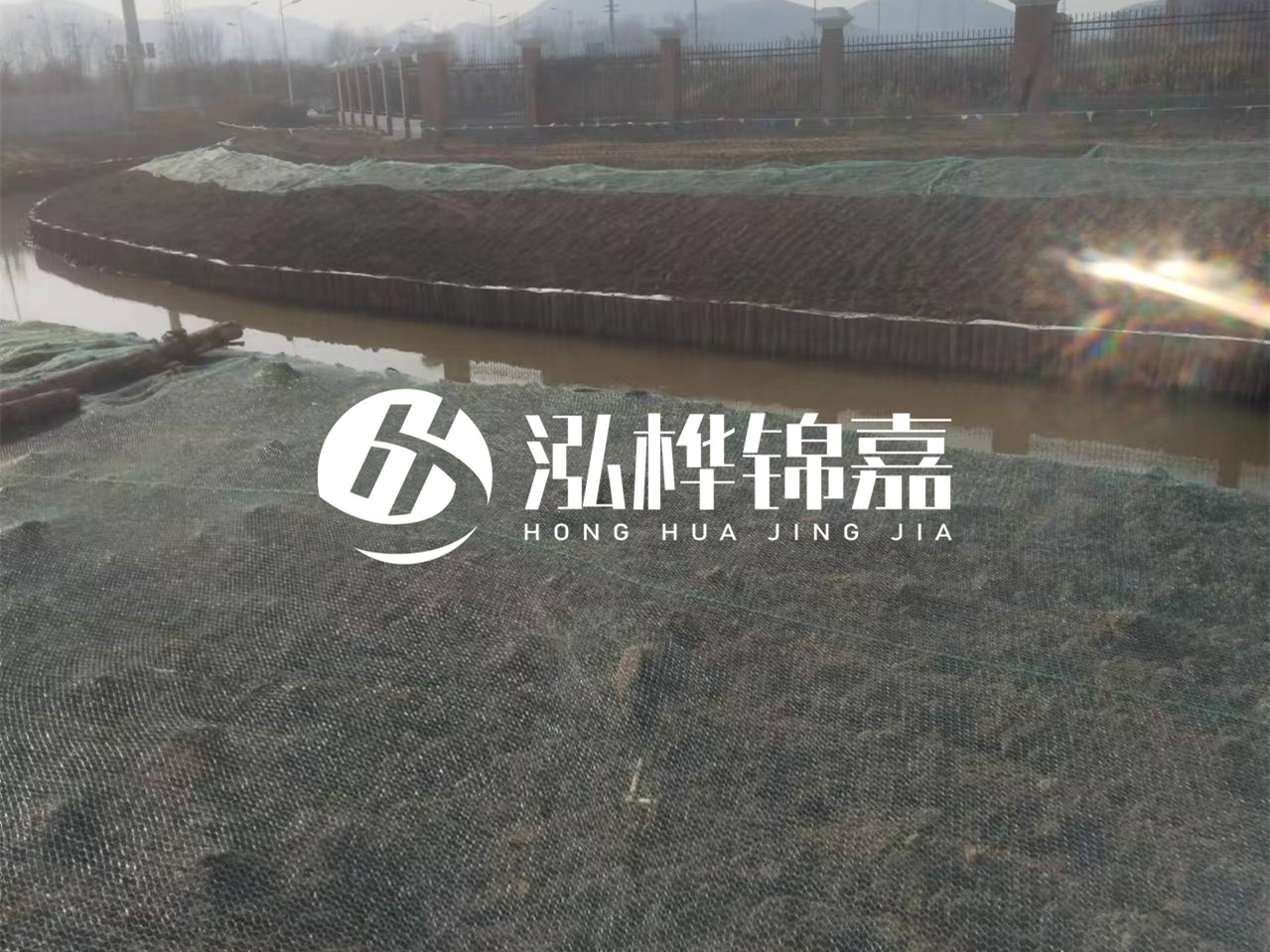 河道木樁打不下去怎么辦？河道打樁木能在水里使用多少年？