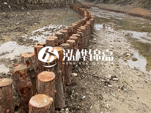 松木樁施工隊泓樺錦嘉 - 松木樁 6 米多少錢？